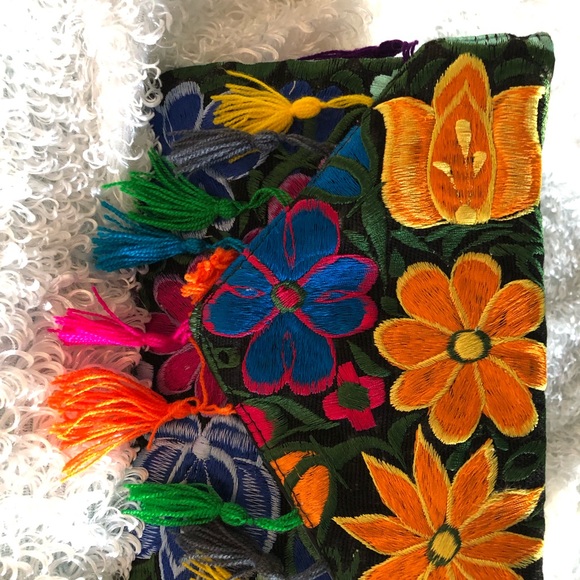 Floral oversize clutch bag 9 1/2” x 7” - Picture 2 of 7